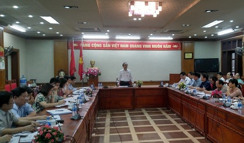 Đoàn giám sát công tác cải cách hành chính, tinh giản biên chế của HĐND TP làm việc tại huyện Phúc Thọ